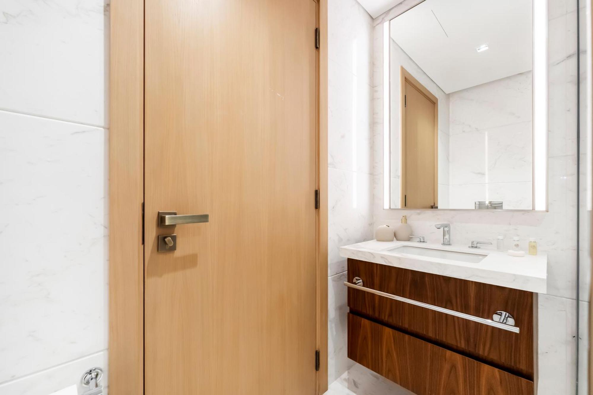 Fam Living - Rp Heights - 3 Mins Walk To Burj Khalifa & Dubai Mall Downtown Dubai Exterior foto